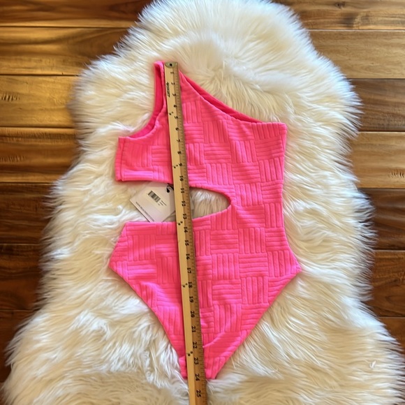 Beach Riot Celine Cutout One-Shoulder One-Piece Swimsuit Strawberry Moon Sz XS - Picture 6 of 11